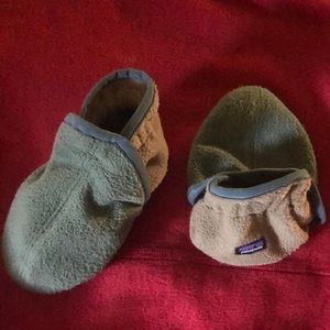 Adorable booties/slippers/soft bottom moccasins